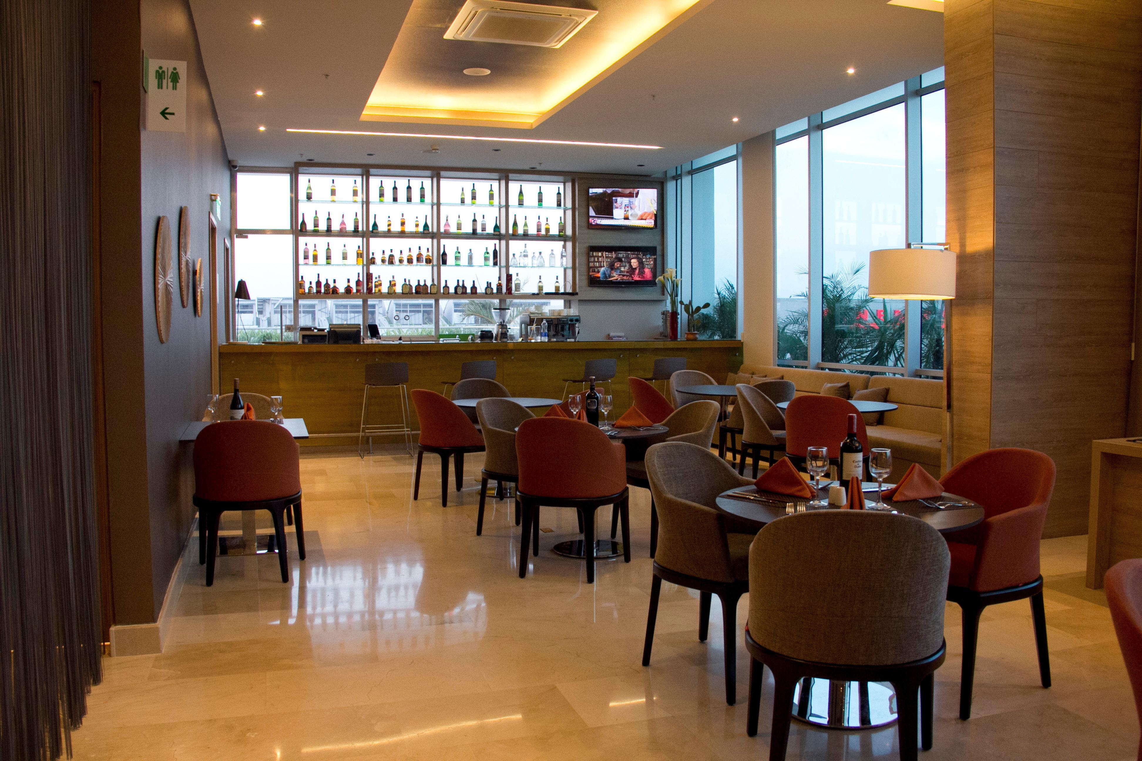 Holiday Inn Cucuta By Ihg Екстер'єр фото The lounge at the airport