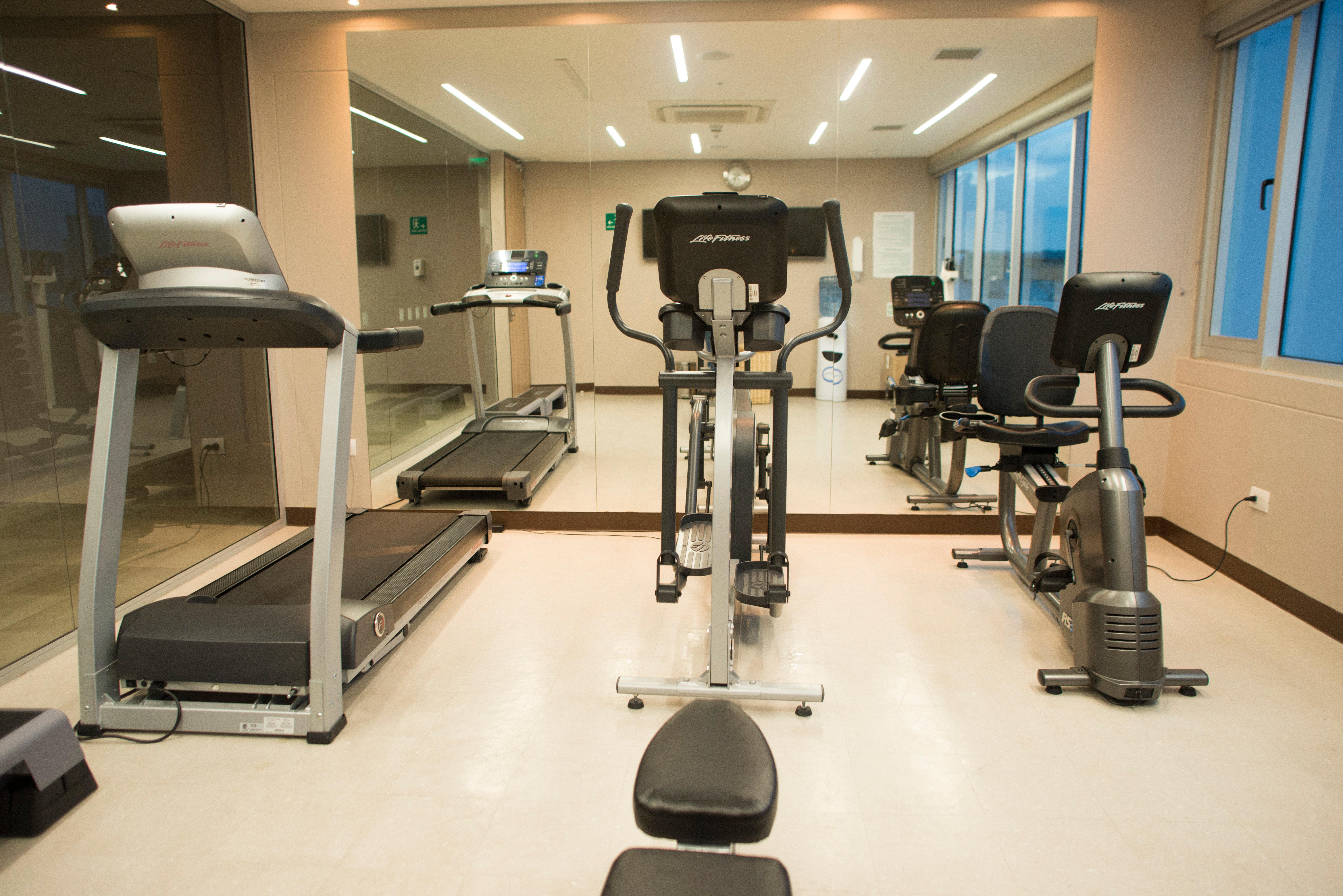 Holiday Inn Cucuta By Ihg Екстер'єр фото A gym