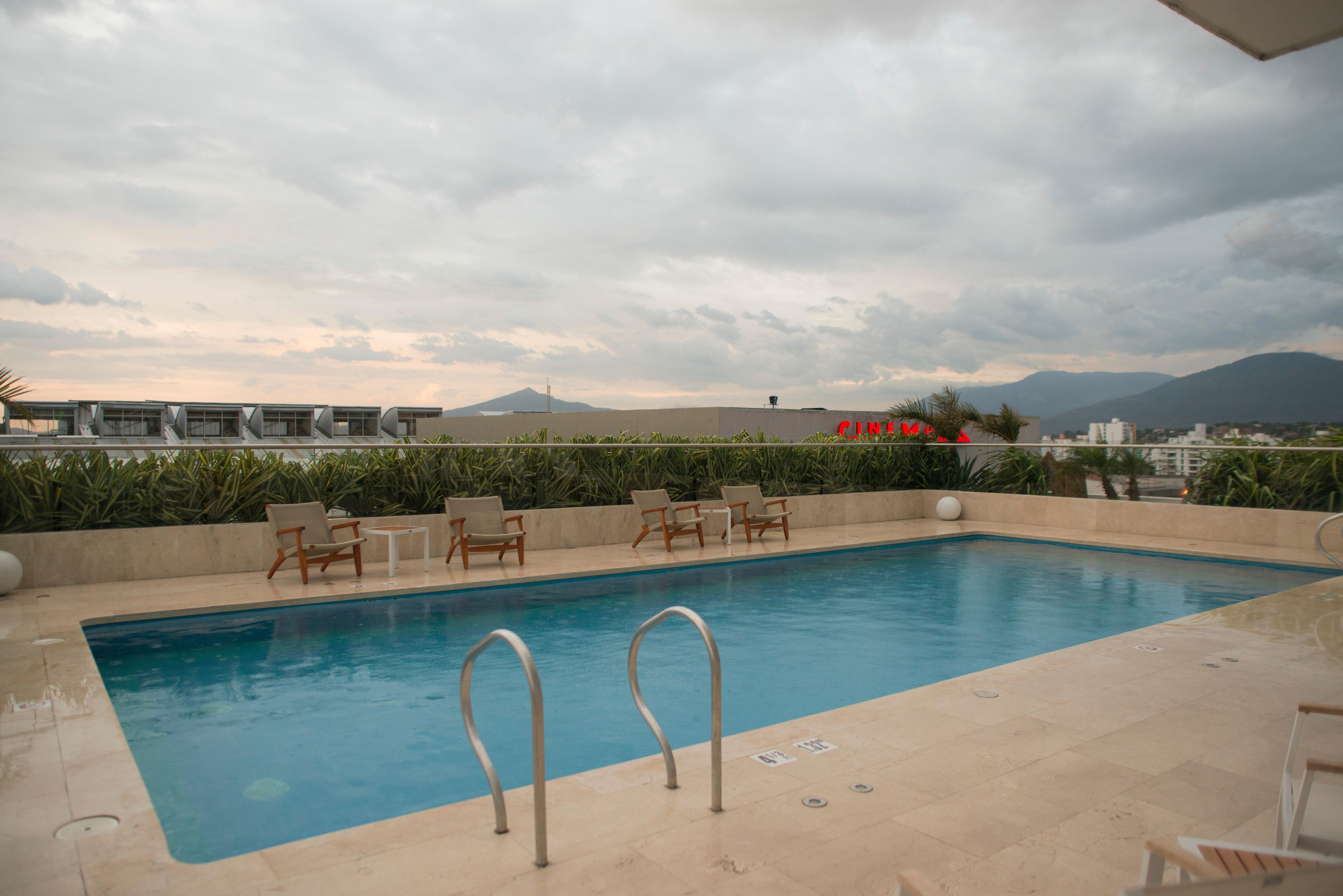 Holiday Inn Cucuta By Ihg Екстер'єр фото A rooftop pool in Athens, Greece