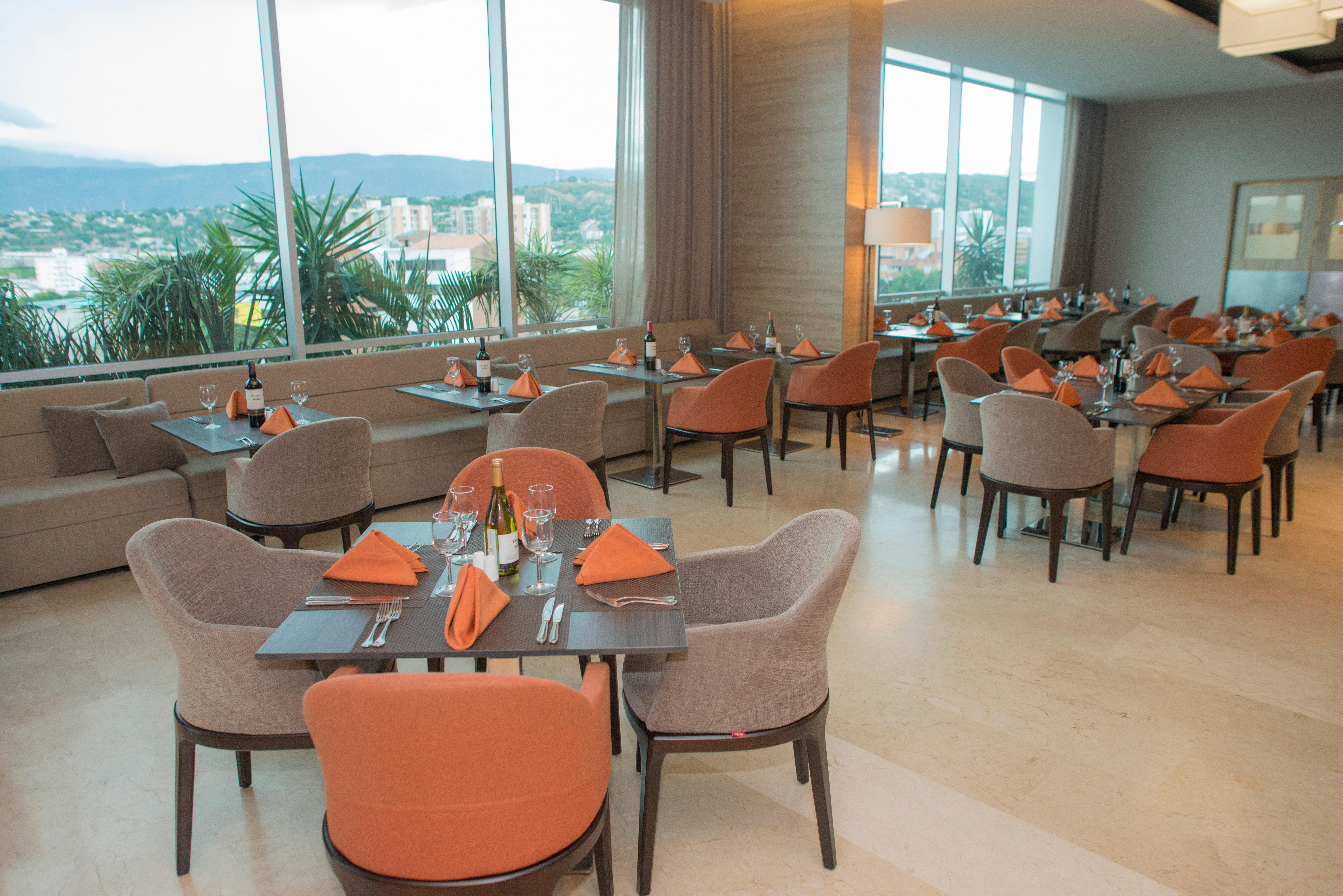 Holiday Inn Cucuta By Ihg Екстер'єр фото The restaurant